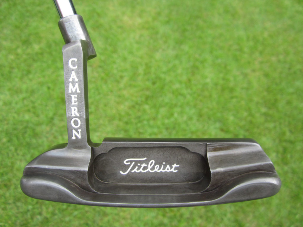 Putter Scotty Cameron Newport "The Art Of Putting" 1998 - Oil Can, Droitier, 35 Pouces - État Neuf (vieilli)