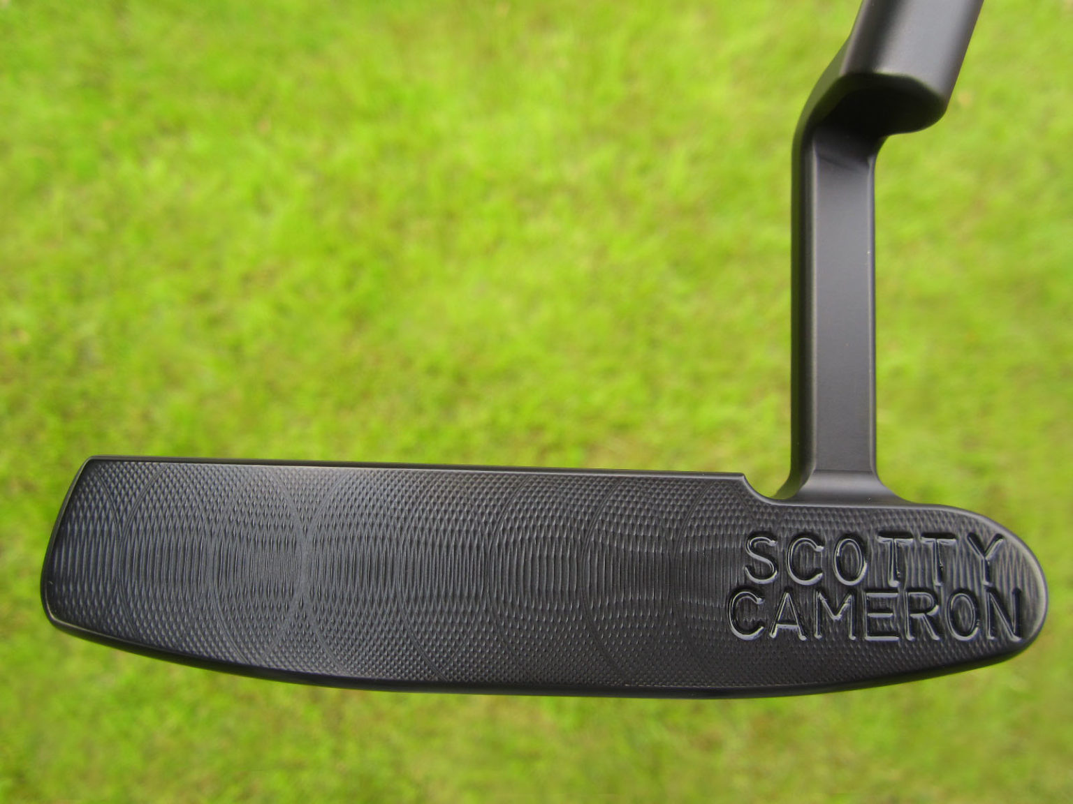 Putter Scotty Cameron Circle T Masterful - Noir Brossé Carbone Tour 34 Pouces