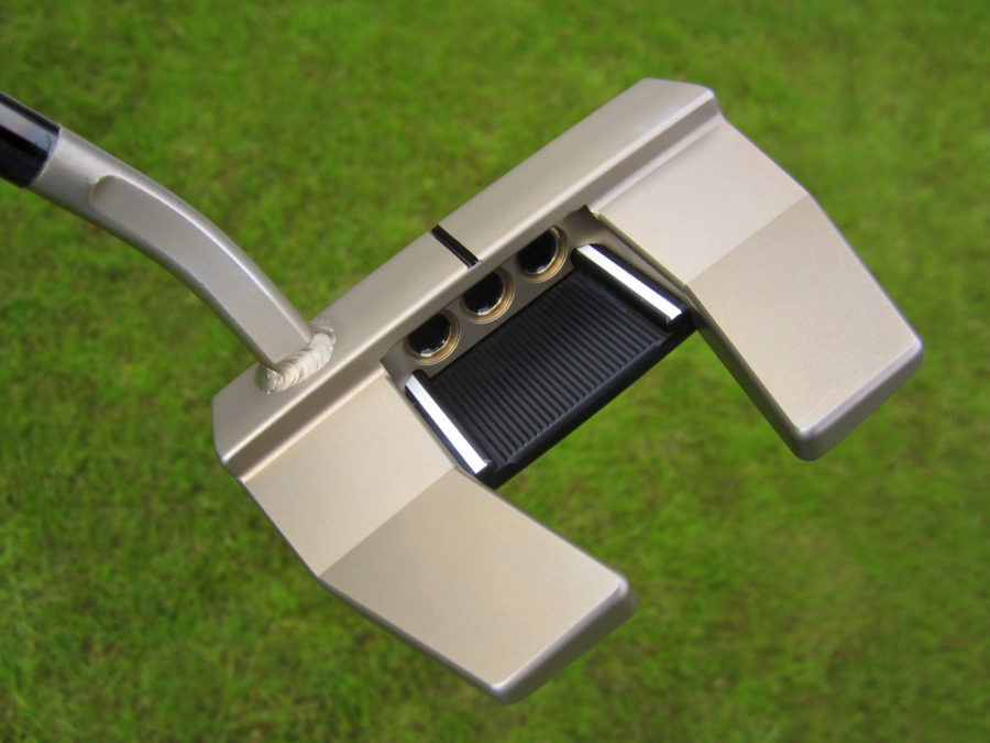 scotty cameron tour only chromatic bronze sss futura t5w circle t 360g putter with justin thomas style welded 2.5 neck and black circle t shaft golf club