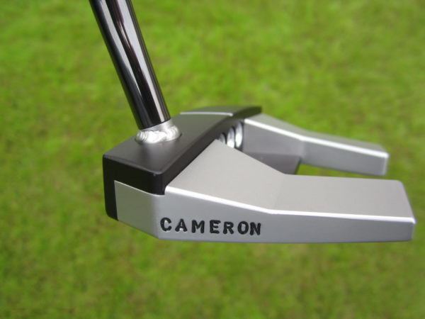 scotty cameron tour only phantom x t5.5 circle t putter with welded spud neck and black circle t shaft golf club