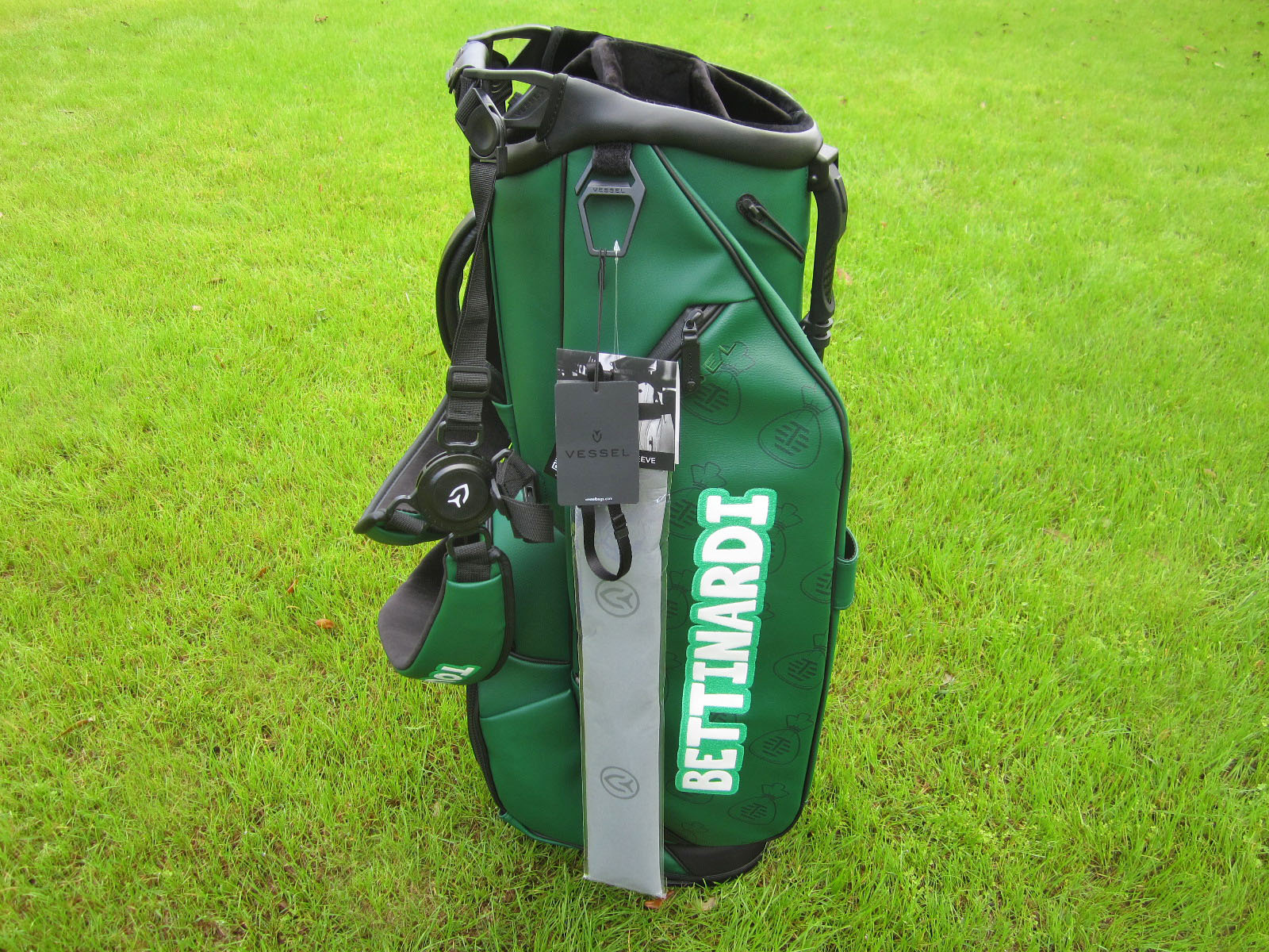 Elevate Your Golf Game: Vessel Golf Bags Arrive in the UK