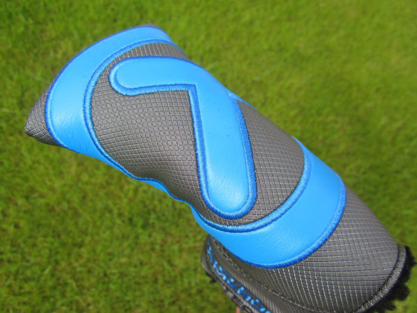 scotty cameron tour only autographed grey and blue industrial circle t blade putter headcover