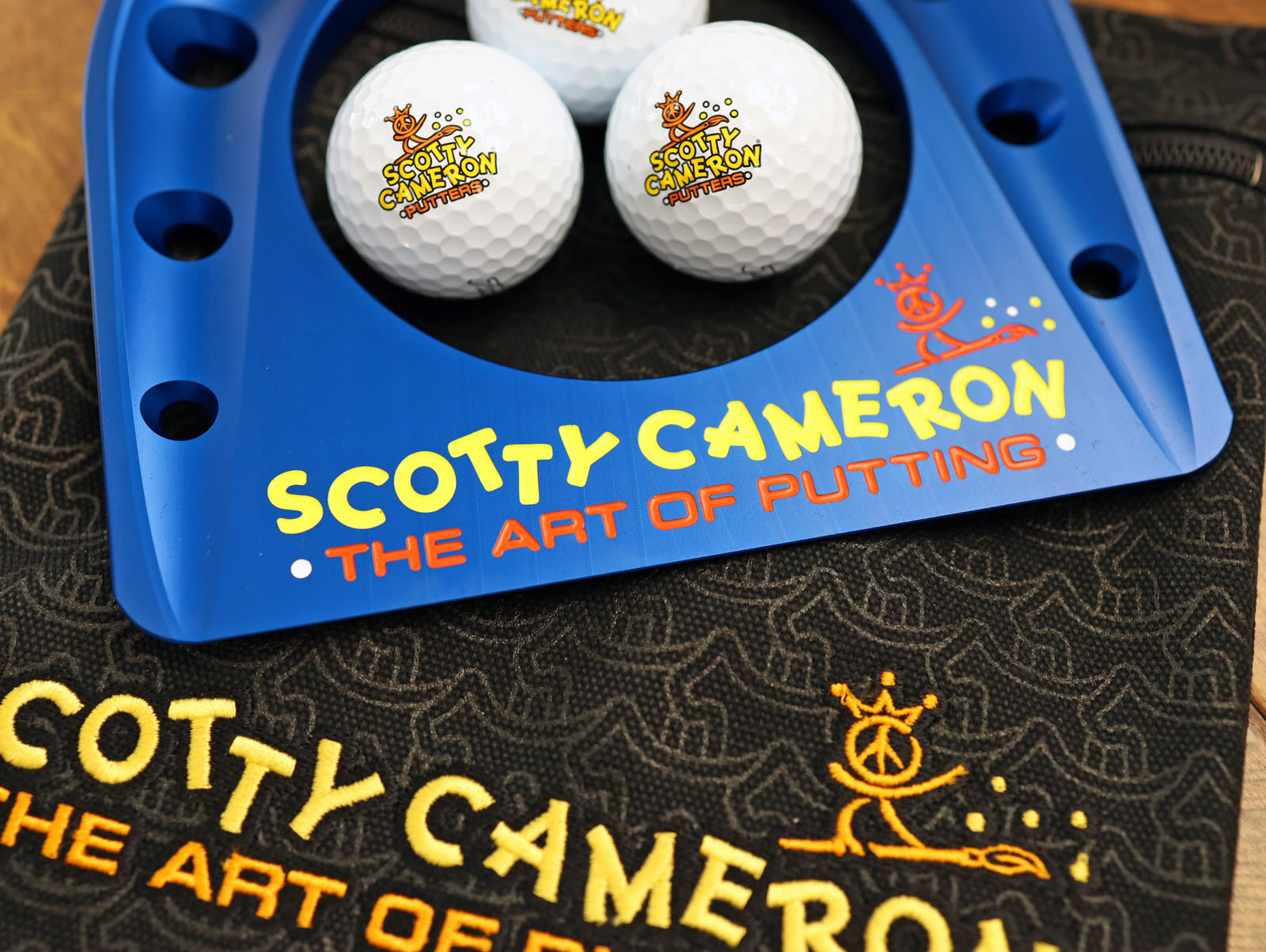 Scotty Cameron Gallery Peace Painter Blue Indoor Circle T Putting Cup u0026  Titleist Pro V1 Golf Balls - Tour Putter Gallery