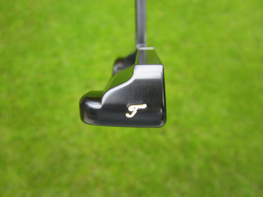 scotty cameron tour only brushed black carbon steel 009 prototype circle t putter with putterman and dimples golf club