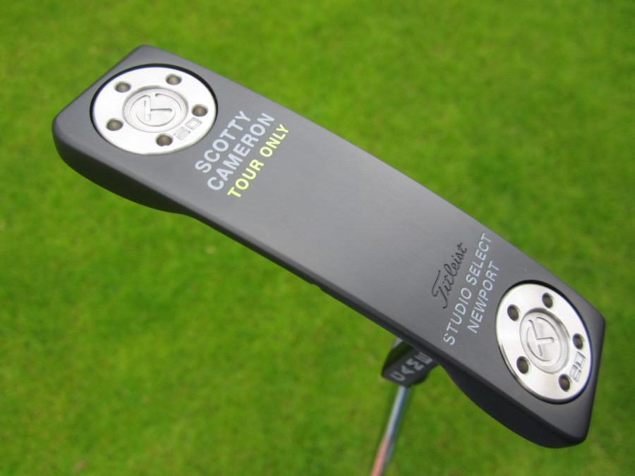 scotty cameron tour only black sss newport studio select circle t putter with lime green paint golf club