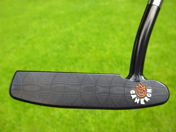 scotty cameron tour only brushed black carbon masterful 009m circle t 350g putter with welded 1.5 round neck and three 7 point crown stamps and hot head harry on face golf club
