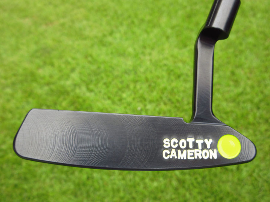 scotty cameron tour only brushed black carbon timeless newport 2 circle t 350g putter with cherry bombs and sight dot golf club