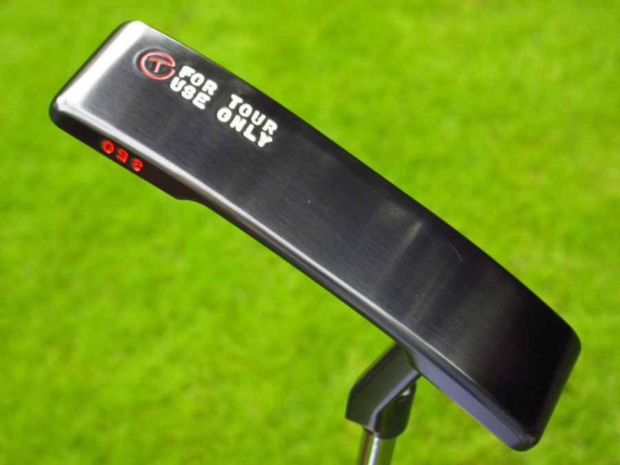 scotty cameron tour only brushed black carbon t2 timeless 2 circle t 350g putter with double milled cherry bombs golf club