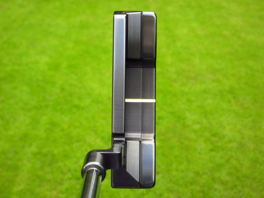 scotty cameron tour only brushed black carbon t2 timeless 2 circle t 350g putter with double milled cherry bombs golf club