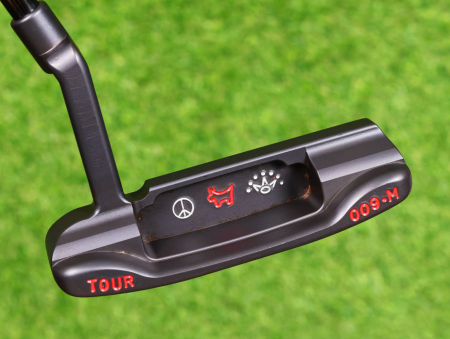 scotty cameron tour only 3x black carbon steel masterful 009m circle t 350g putter with peace sign tour bulldog and 7 point crowns stampings and extreme toe circle t stamp golf club
