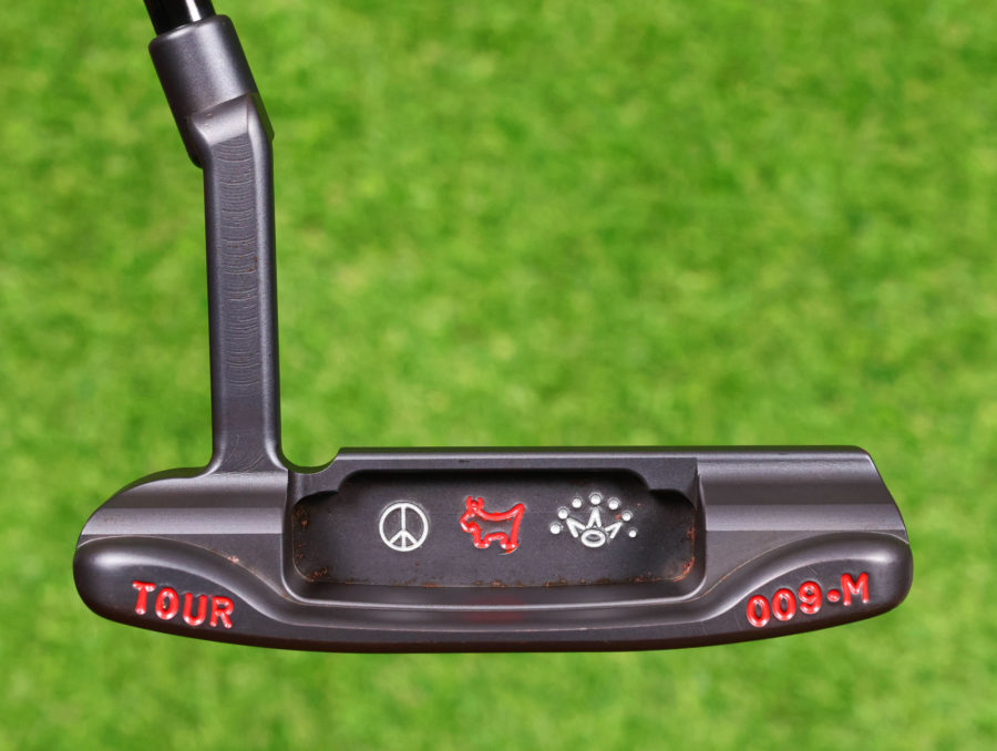 scotty cameron tour only 3x black carbon steel masterful 009m circle t 350g putter with peace sign tour bulldog and 7 point crowns stampings and extreme toe circle t stamp golf club