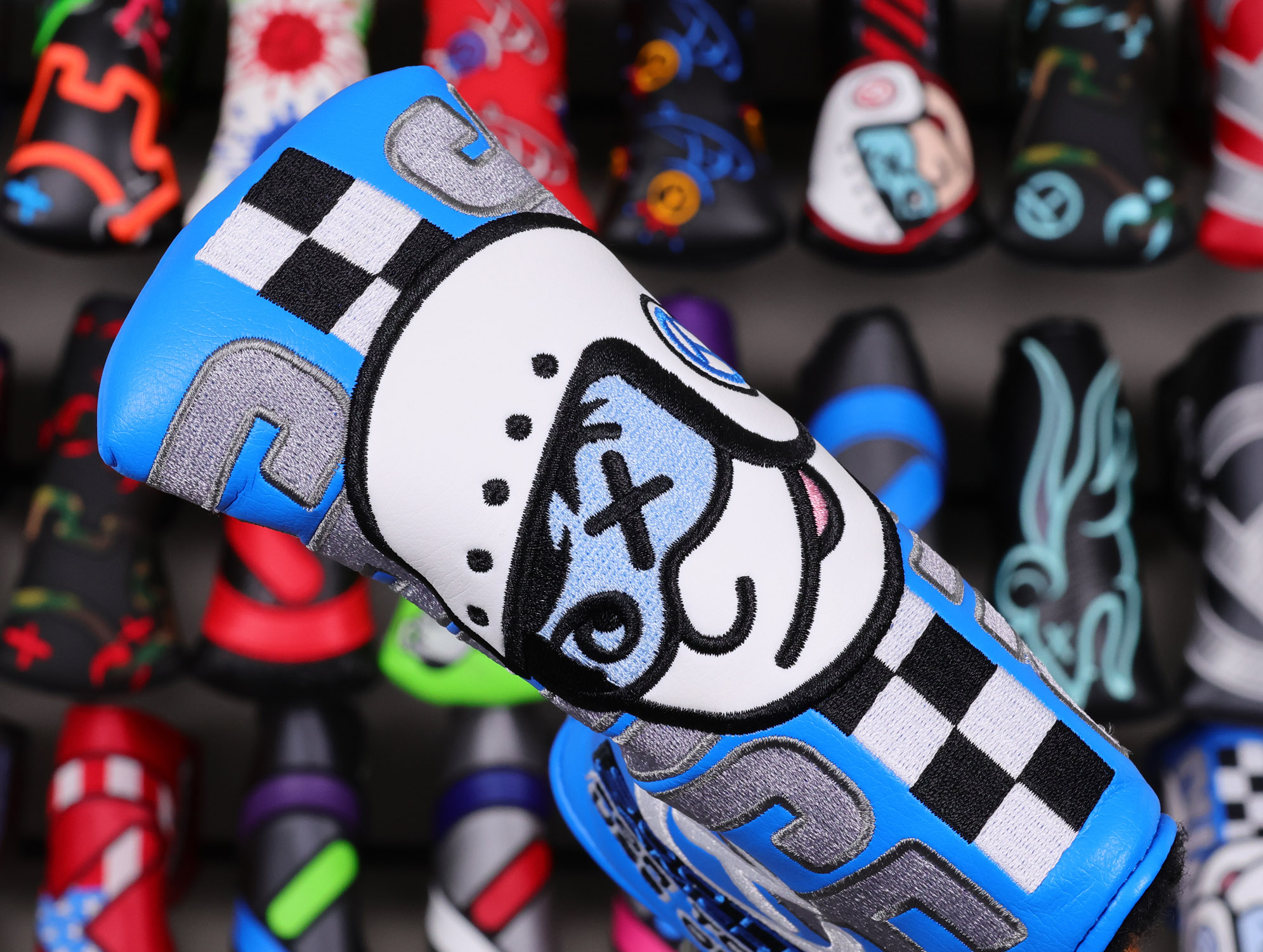 scotty-cameron-tour-only-two-tone-chromatic-blue-and-sss-masterful-009m-circle-t-350g-putter-with-welded-and-polished-mid-neck-and-tungsten-weight-plugs-44