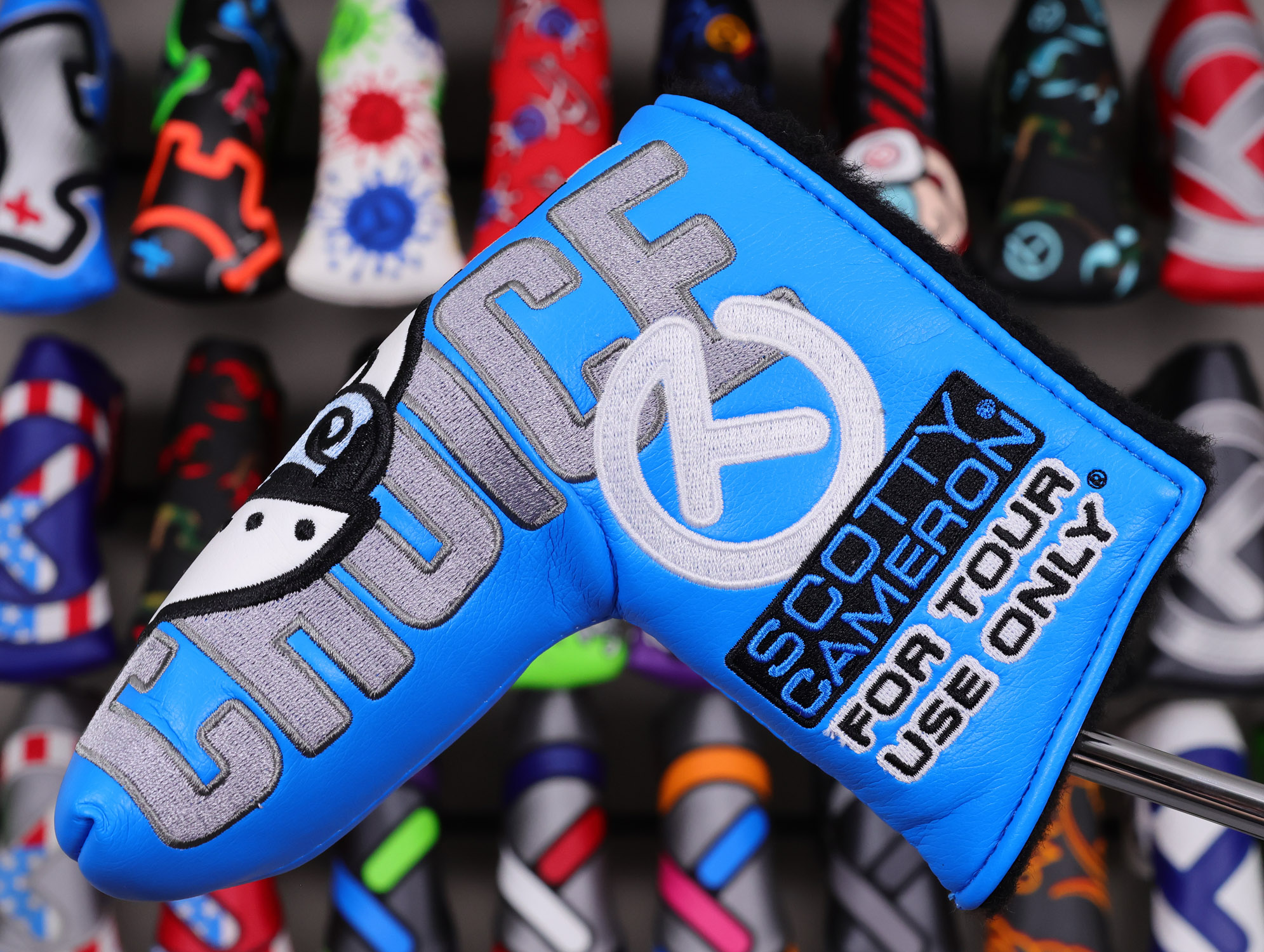 scotty-cameron-tour-only-two-tone-chromatic-blue-and-sss-masterful-009m-circle-t-350g-putter-with-welded-and-polished-mid-neck-and-tungsten-weight-plugs-51