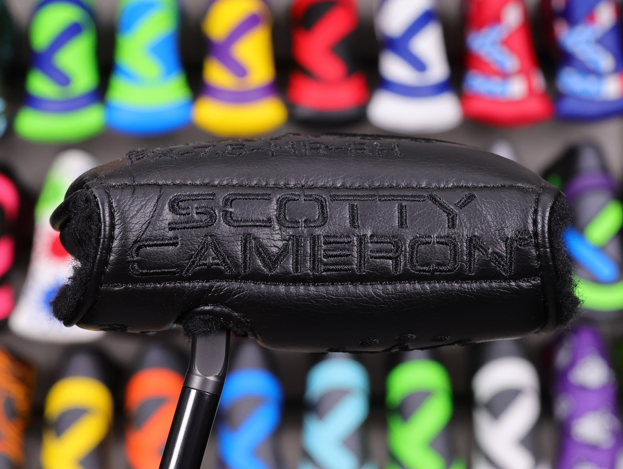 scotty-cameron-limited-release-2021-holiday-h21-black-phantom-x-7.5-putter-73