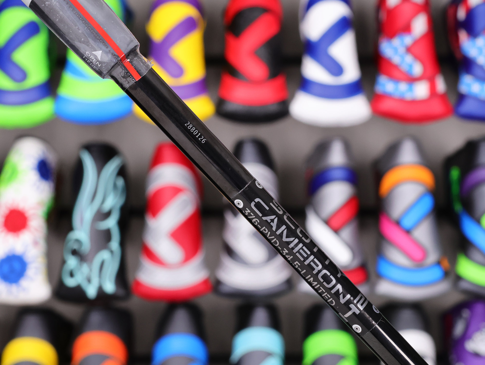 scotty-cameron-limited-release-2021-holiday-h21-black-phantom-x-7.5-putter-88