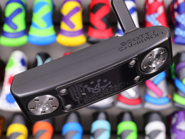 scotty cameron limited release 2022 holiday h22 black newport 1.5 plus putter with black shaft golf club