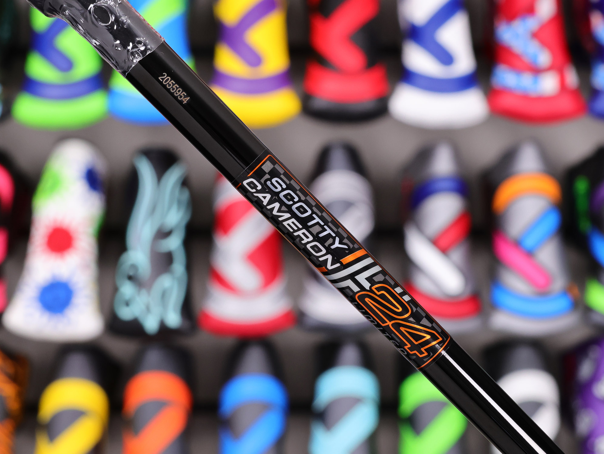 scotty-cameron-limited-release-2024-holiday-h24-black-phantom-x-9.2-plumber-neck-putter-65