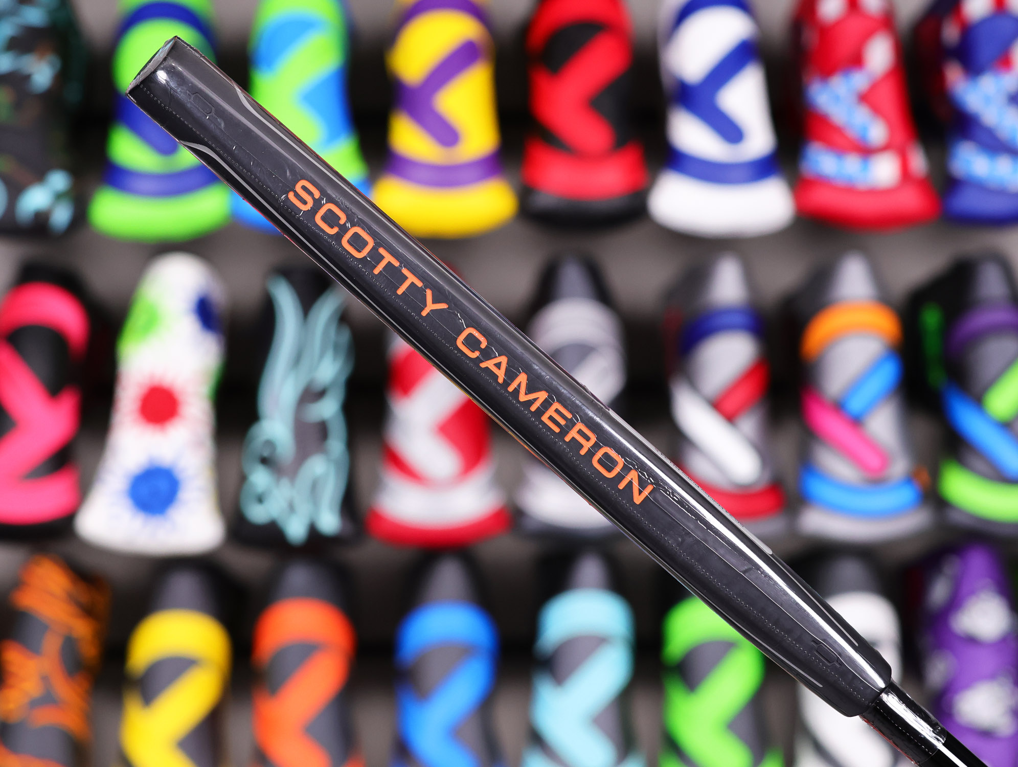 scotty-cameron-limited-release-2024-holiday-h24-black-phantom-x-9.2-plumber-neck-putter-67