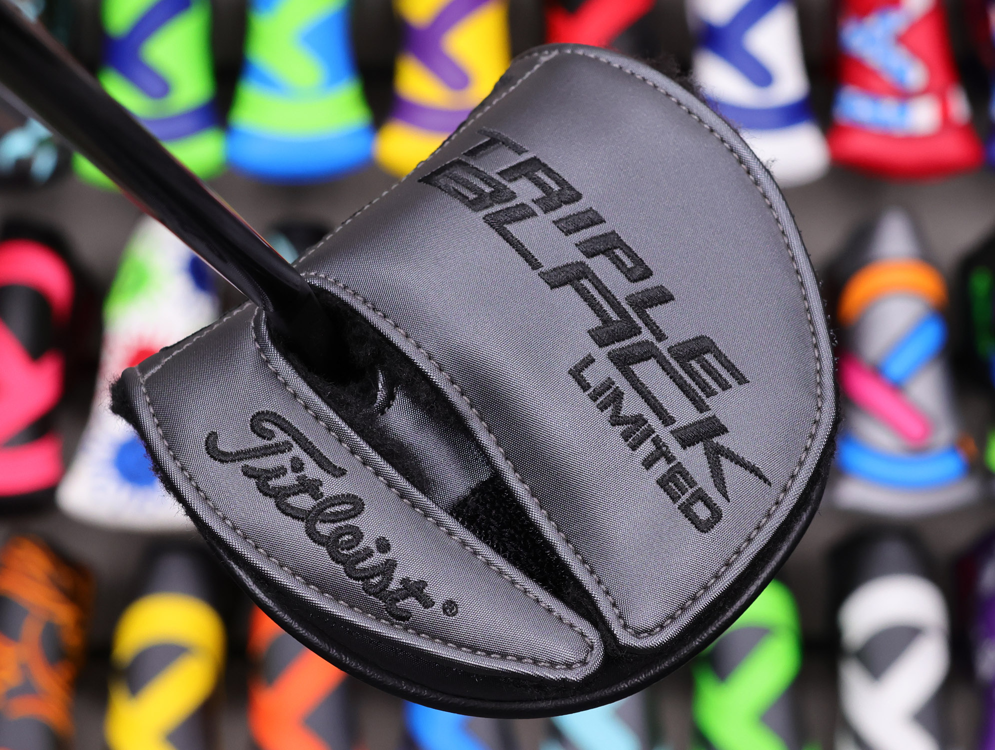 scotty-cameron-limited-release-triple-black-phantom-x-9.5-putter-with-black-shaft-15