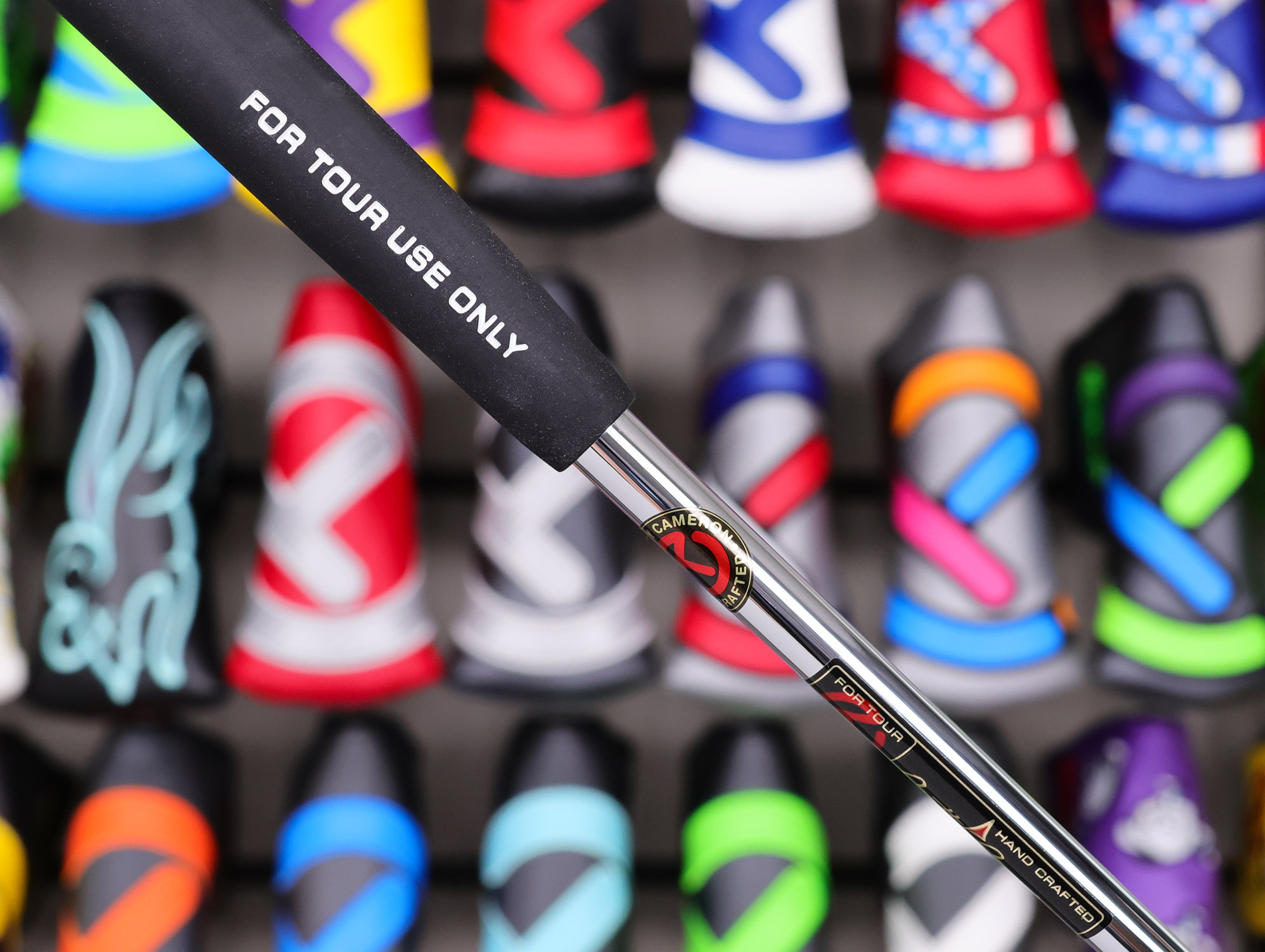scotty-cameron-tour-only-2025-studio-style-newport-plus-circle-t-360g-putter-with-scs-carbon-steel-insert-02