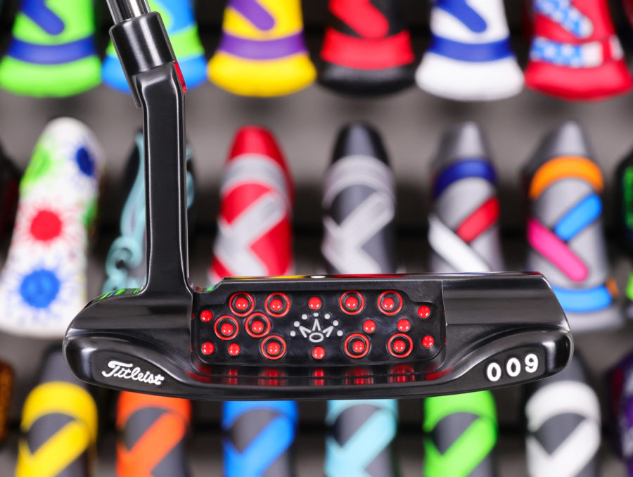 scotty cameron tour only brushed black carbon steel 009 circle t 350g putter with bullet hole and 7 point crown stamps golf club