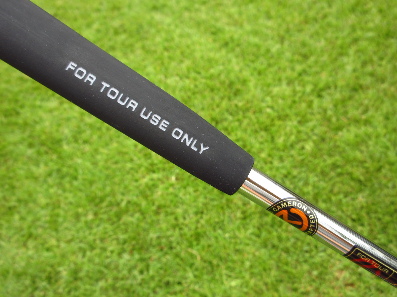 scotty-cameron-tour-only-sss-timeless-tourtype-circle-t-350g-putter-with-tiger-woods-style-stamps-and-cherry-bombs-106