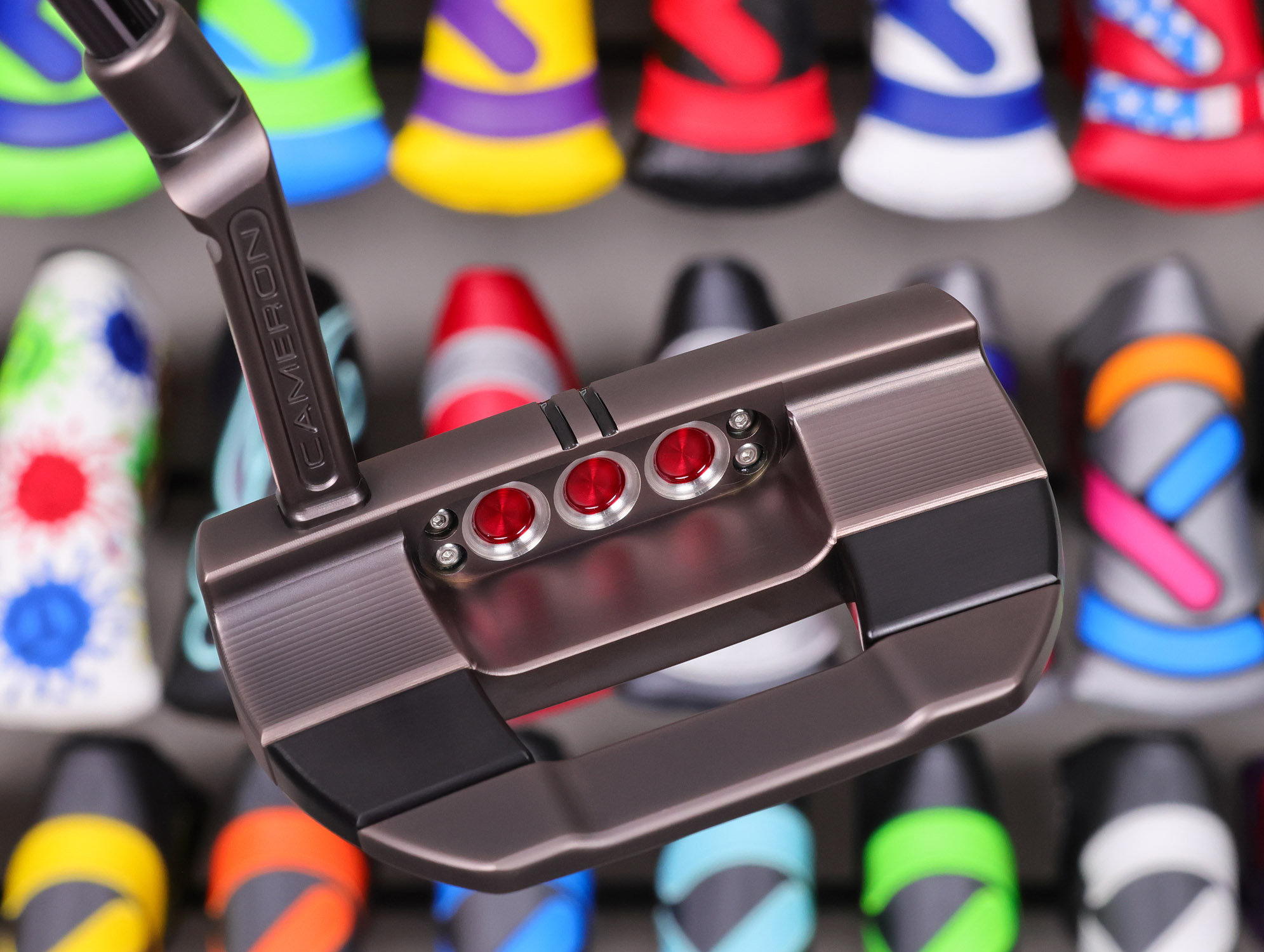 scotty-cameron-2025-studio-xperimental-limited-fastback-2-putter-15 scotty cameron 2025 studio xperimental limited fastback 2 putter with steel gray finish chain link milling and graphite putter shaft golf club