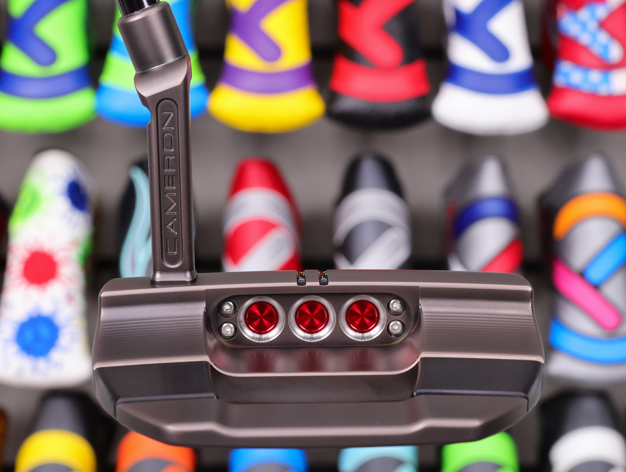 scotty-cameron-2025-studio-xperimental-limited-fastback-2-putter-16 scotty cameron 2025 studio xperimental limited fastback 2 putter with steel gray finish chain link milling and graphite putter shaft golf club