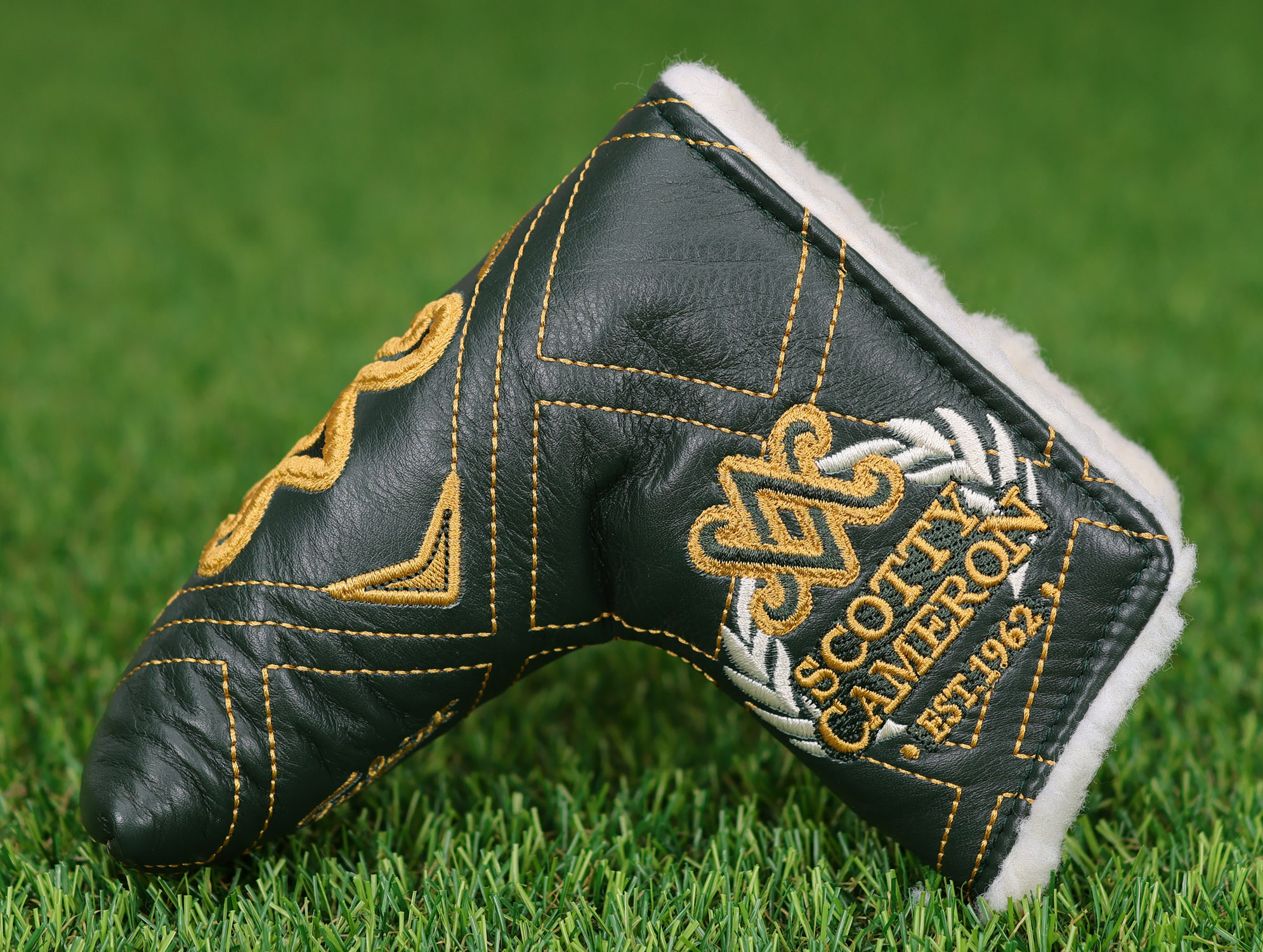 scotty-cameron-limited-edition-blade-putter-headcover-062_1 scotty cameron limited edition blade putter headcover