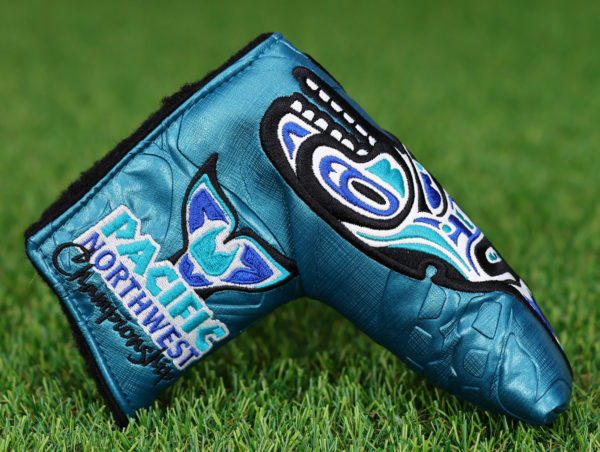 scotty cameron limited edition blade putter headcover