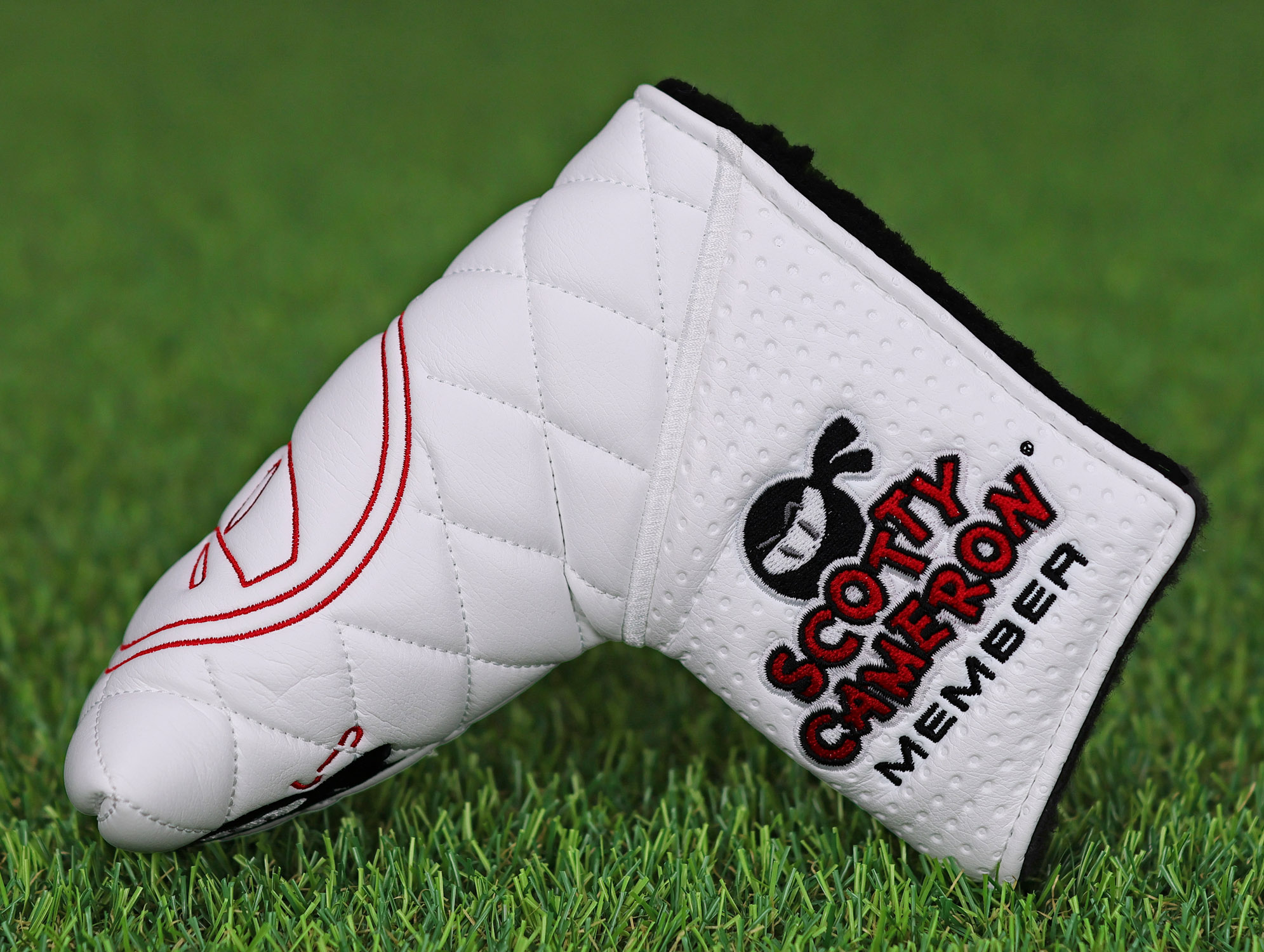 scotty-cameron-limited-edition-white-japan-museum-and-gallery-blade-putter-headcover-044 scotty cameron japan m&g limited edition blade putter headcover