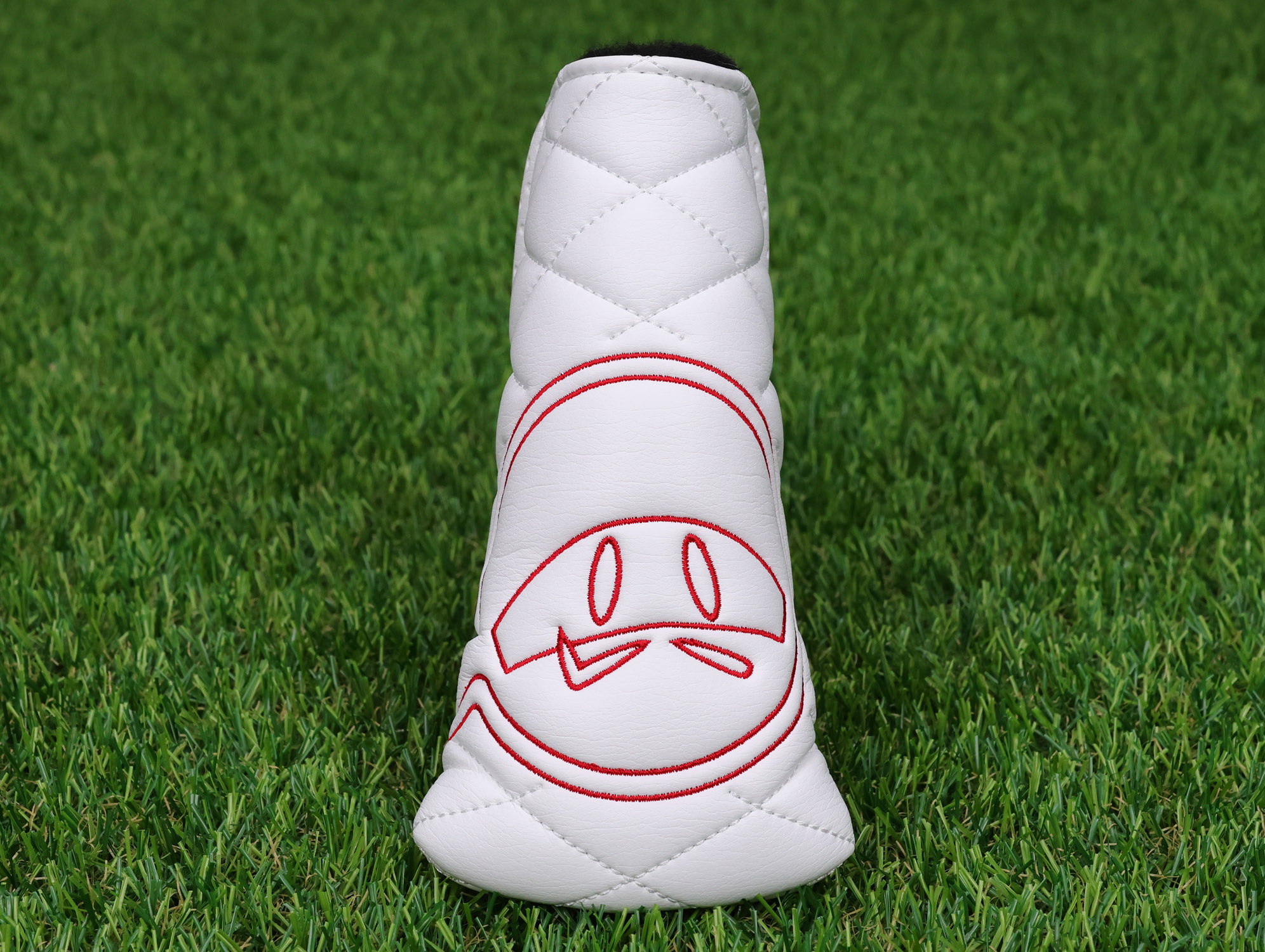 scotty-cameron-limited-edition-white-japan-museum-and-gallery-blade-putter-headcover-193 scotty cameron japan m&g limited edition blade putter headcover