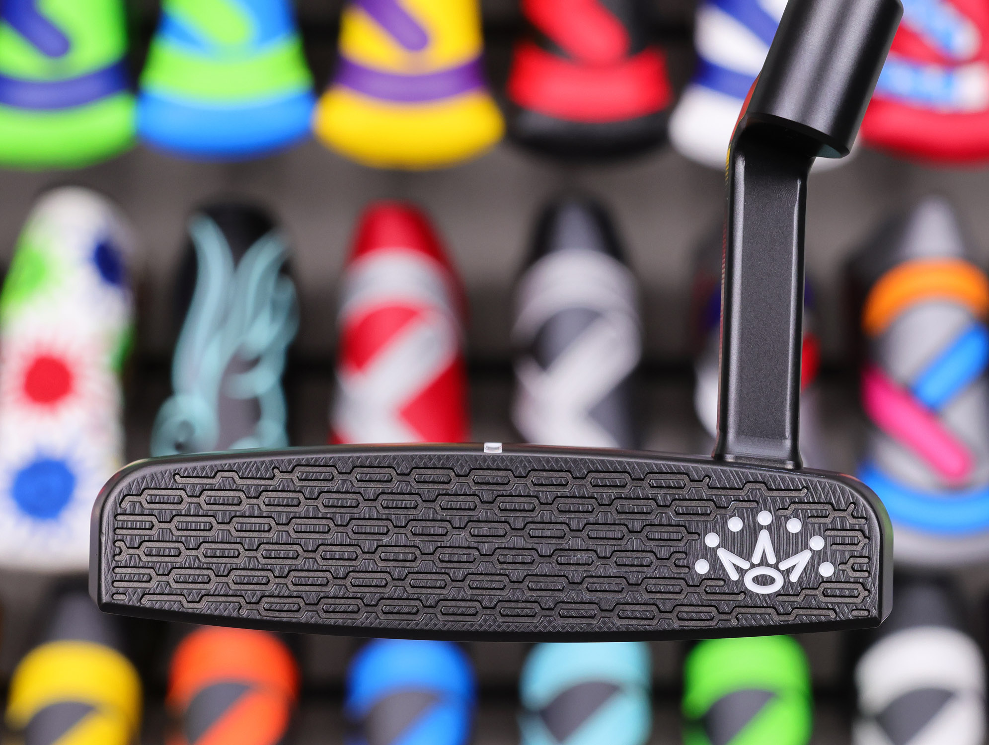 scotty-cameron-limited-release-phantom-black-9.2r-putter-06 scotty cameron 2025 limited release phantom black 9.2r putter with chain link milling