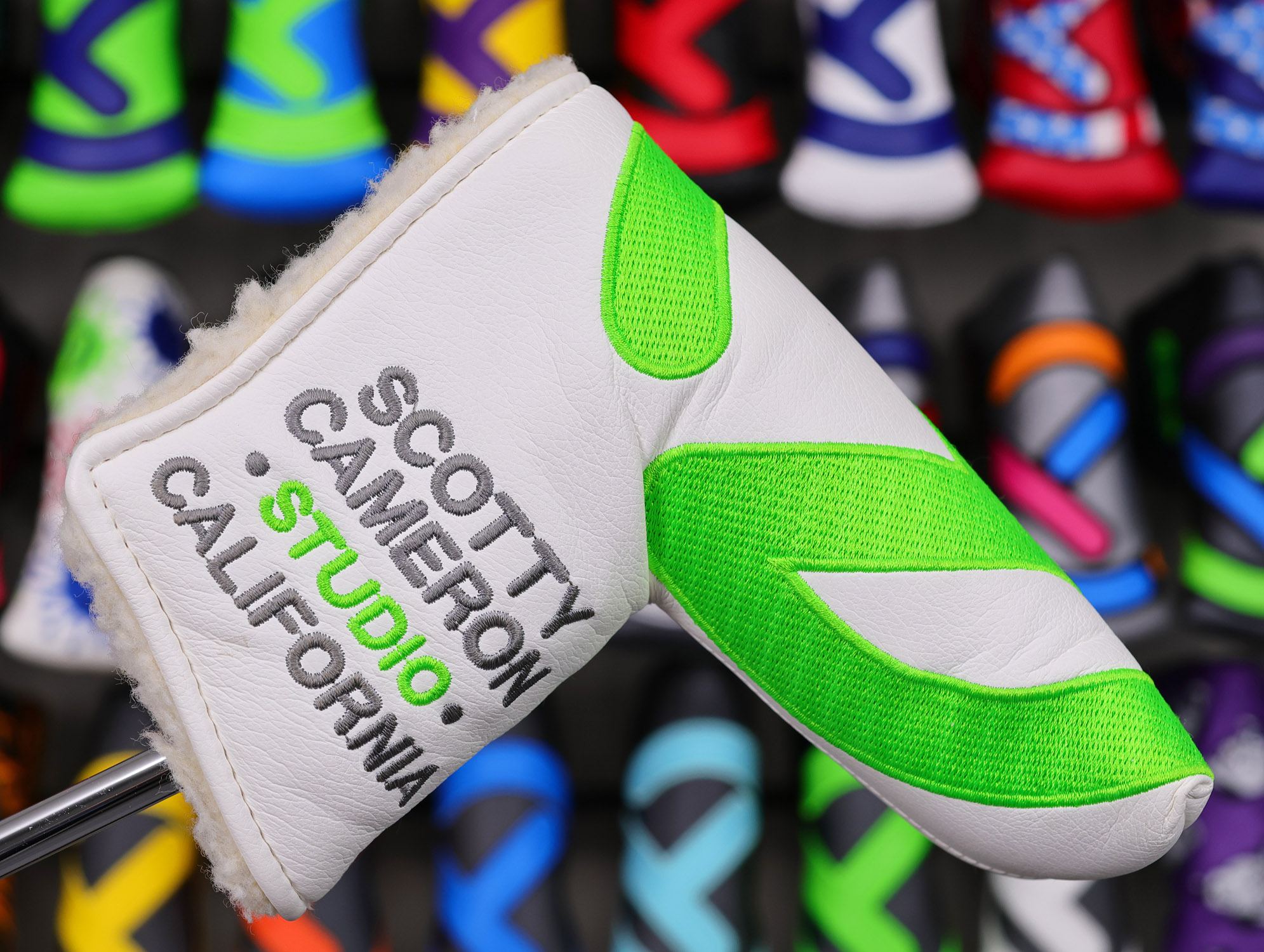 scotty-cameron-tour-only-sss-laguna-1.5-studio-select-circle-t-350g-putter-with-sight-dot-and-sight-line-02