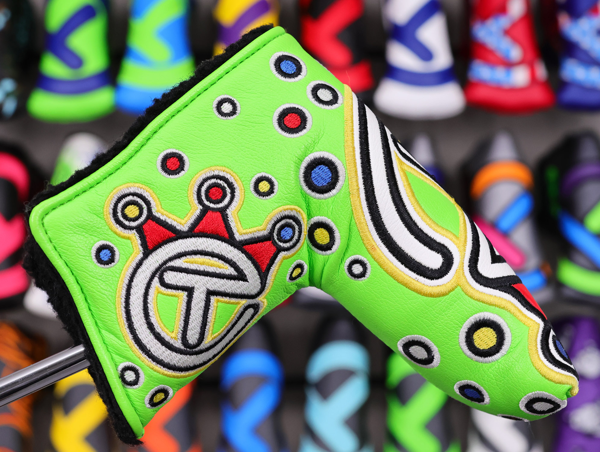 scotty-cameront-tour-only-masterful-plus-buttonback-teryllium-circle-t-360g-putter-32