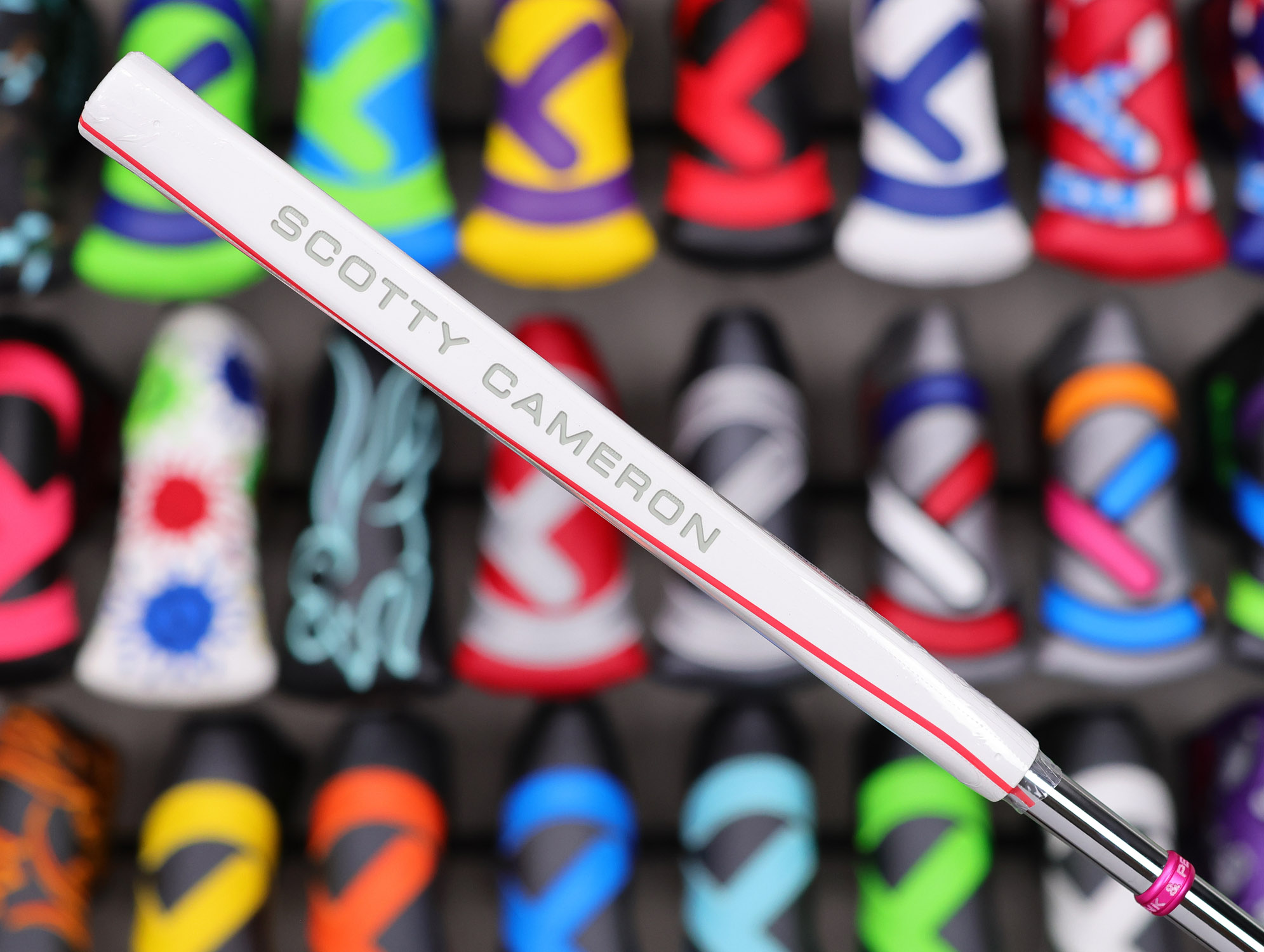 scotty-cameron-2025-limited-release-my-girl-pink-and-pearls-phantom-5-putter-19 scotty cameron 2025 limited release my girl pink and pearls phantom 5 double bend shaft putter golf club