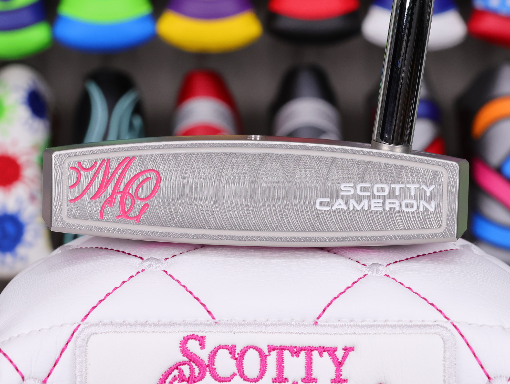 scotty-cameron-2025-limited-release-my-girl-pink-and-pearls-phantom-5-putter-28 scotty cameron 2025 limited release my girl pink and pearls phantom 5 double bend shaft putter golf club