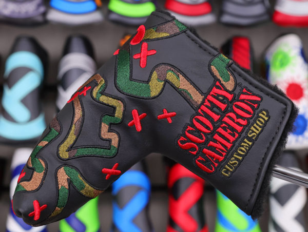 scotty cameron custom shop camo and red junk yard dog blade putter headcover