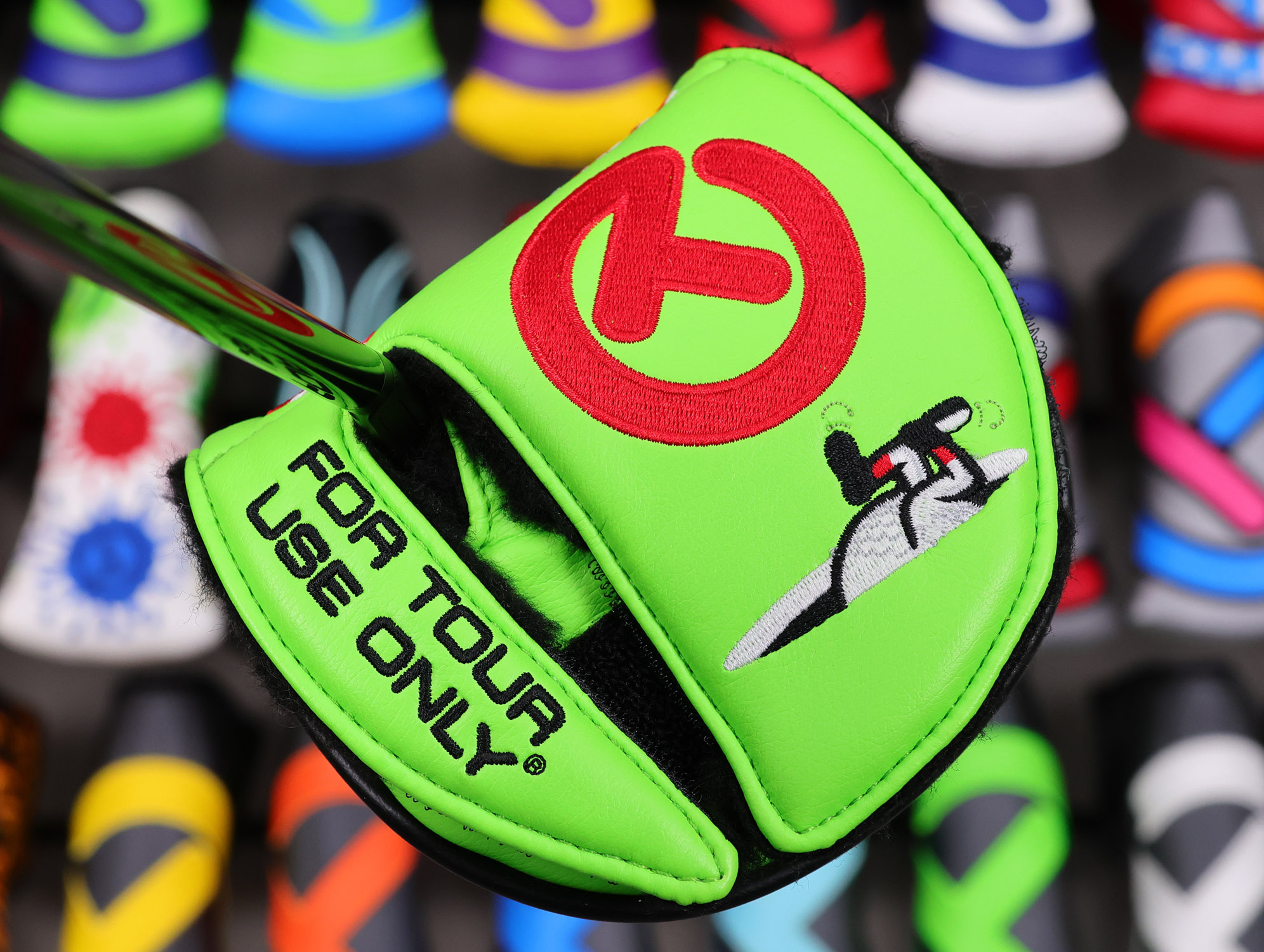 scotty-cameron-tour-only-2025-black-sss-phantom-t5.5-circle-t-360g-putter-with-welded-ibeam-jet-neck-and-top-line-35