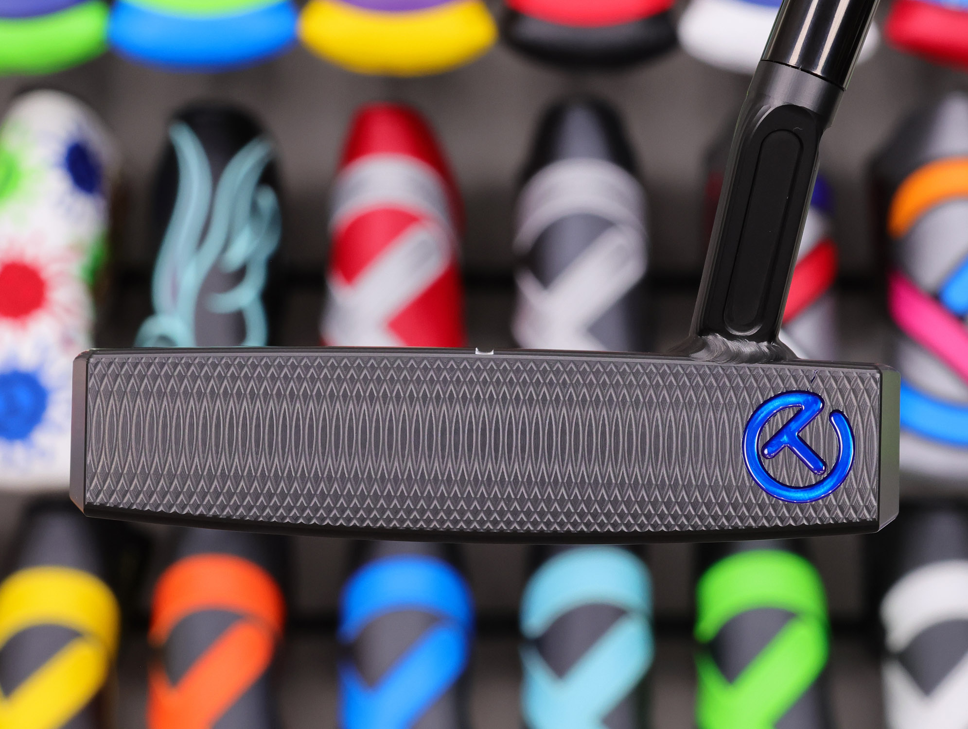 scotty-cameron-tour-only-2025-black-sss-phantom-t5.5-circle-t-360g-putter-with-welded-ibeam-jet-neck-and-top-line-60 scotty cameron tour only 2025 black sss phantom t5.5 circle t 360g putter with welded i beam jet neck top line and black shaft golf club