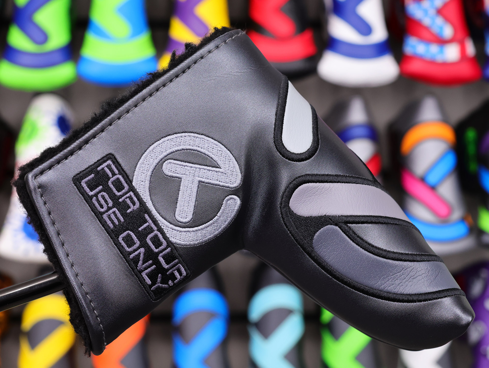 scotty-cameron-tour-only-black-newport-studio-style-circle-t-360g-putter-with-black-shaft-and-top-line-38