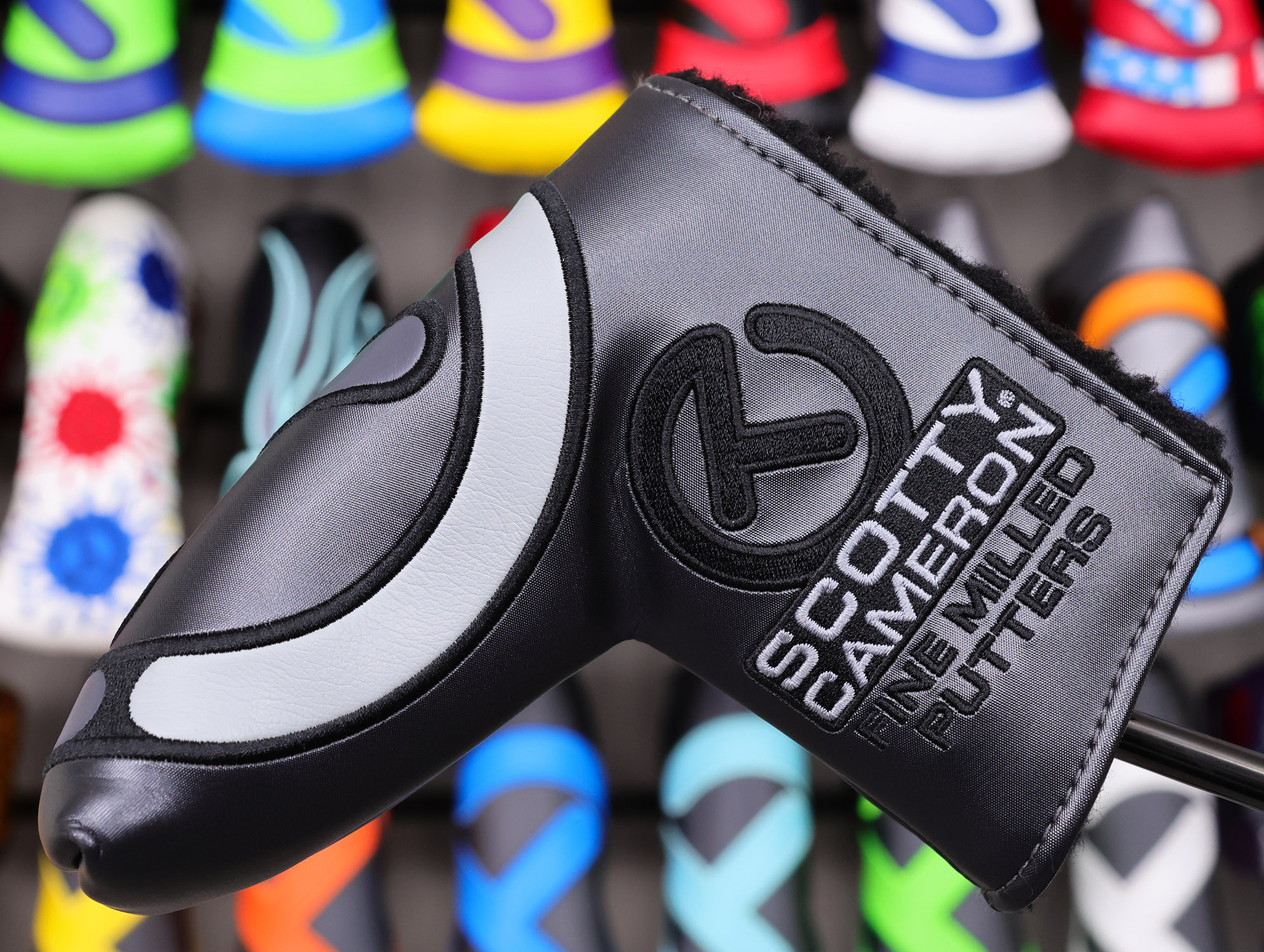 scotty-cameron-tour-only-black-newport-studio-style-circle-t-360g-putter-with-black-shaft-and-top-line-42