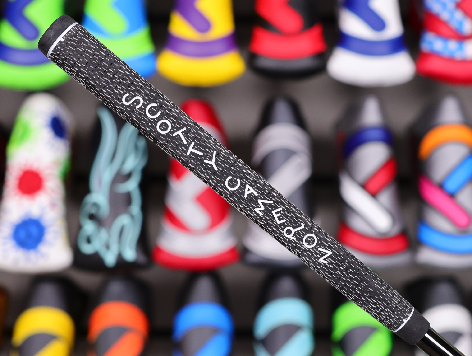 scotty-cameron-tour-only-black-newport-studio-style-circle-t-360g-putter-with-black-shaft-and-top-line-48