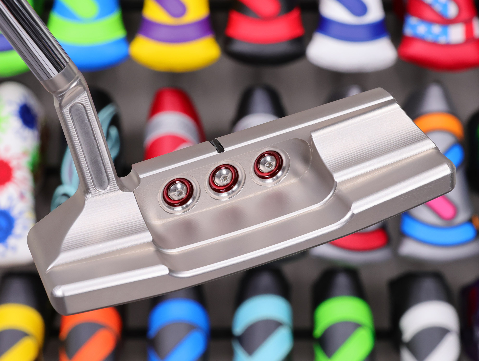 scotty-cameron-tour-only-buttonback-timeless-2.5-plus-teryllium-circle-t-350g-putter-with-flojet-neck-09 scotty cameron tour only buttonback timeless 2.5 plus teryllium circle t 350g putter with top line golf club