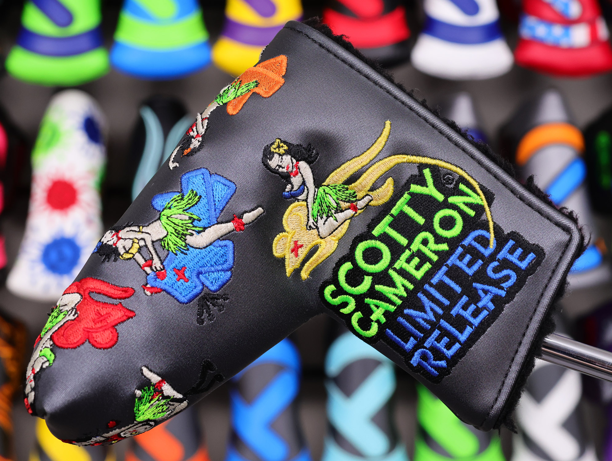 scotty-cameron-tour-only-buttonback-timeless-2.5-plus-teryllium-circle-t-350g-putter-with-flojet-neck-25