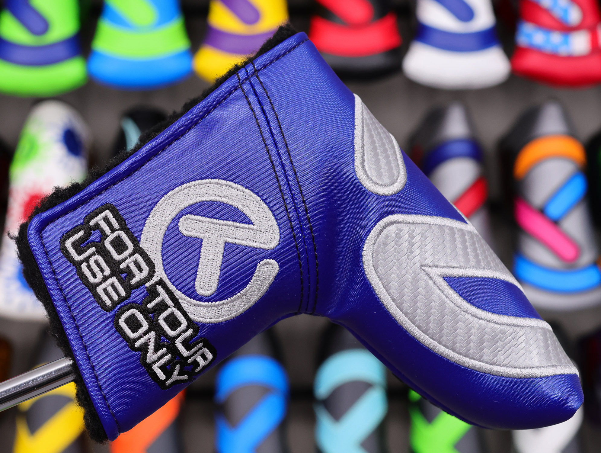 scotty-cameron-tour-only-circle-t-blade-putter-headcover-007 scotty cameron for tour use only navy blue and silver circle t blade putter headcover