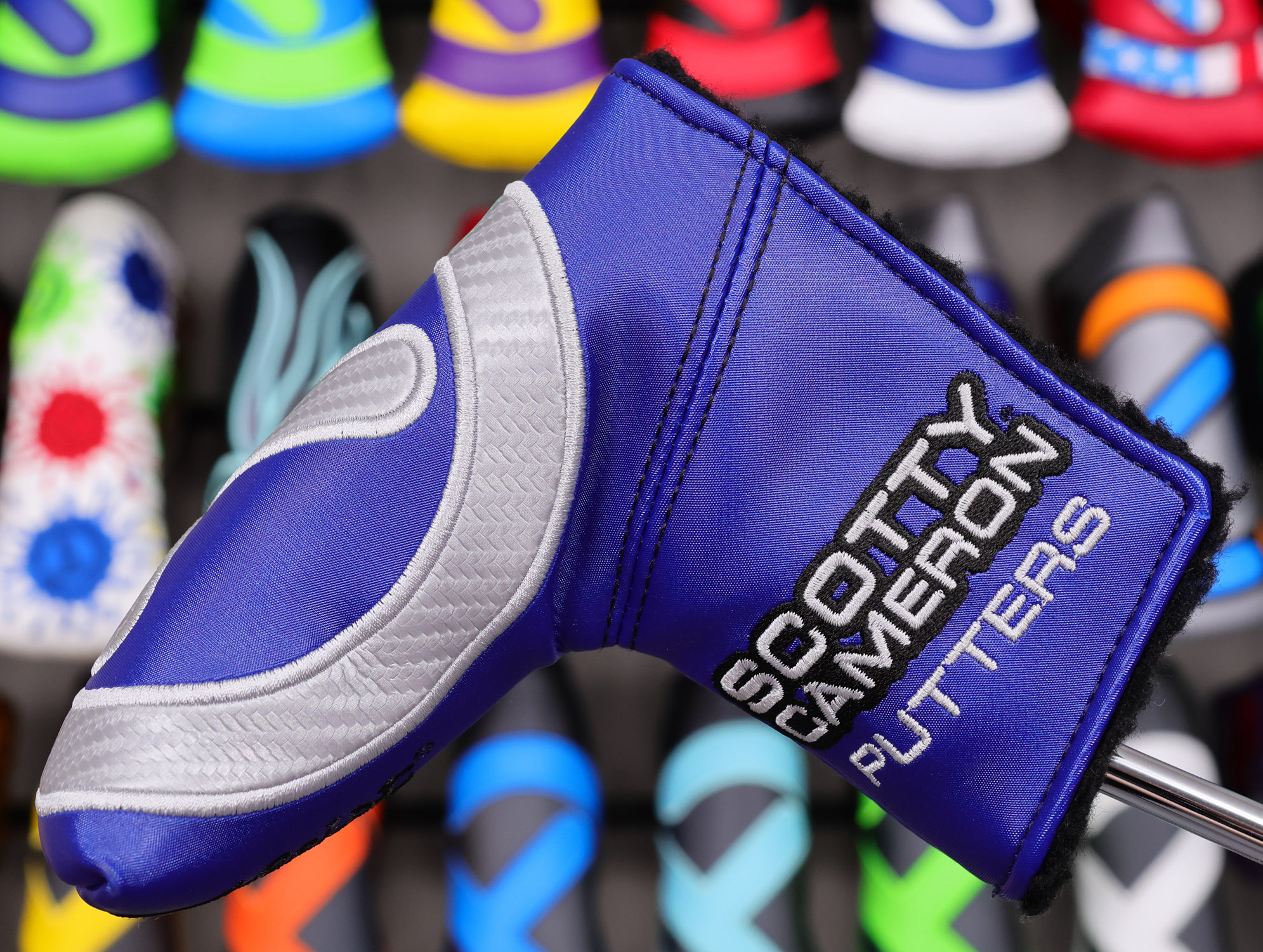 scotty-cameron-tour-only-circle-t-blade-putter-headcover-008 scotty cameron for tour use only navy blue and silver circle t blade putter headcover