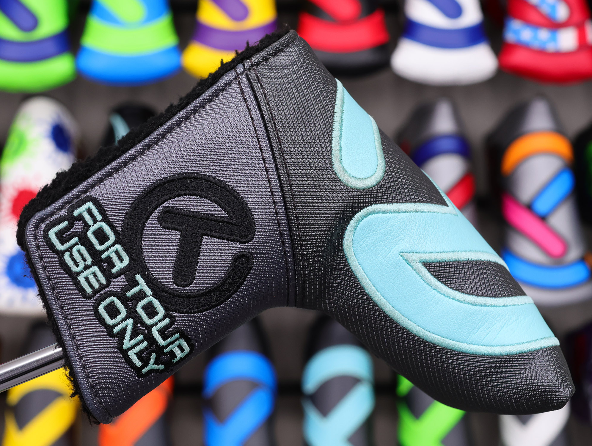 scotty-cameron-tour-only-circle-t-blade-putter-headcover-020 scotty cameron tour only gray and tiffany industrial circle t gss blade putter headcover