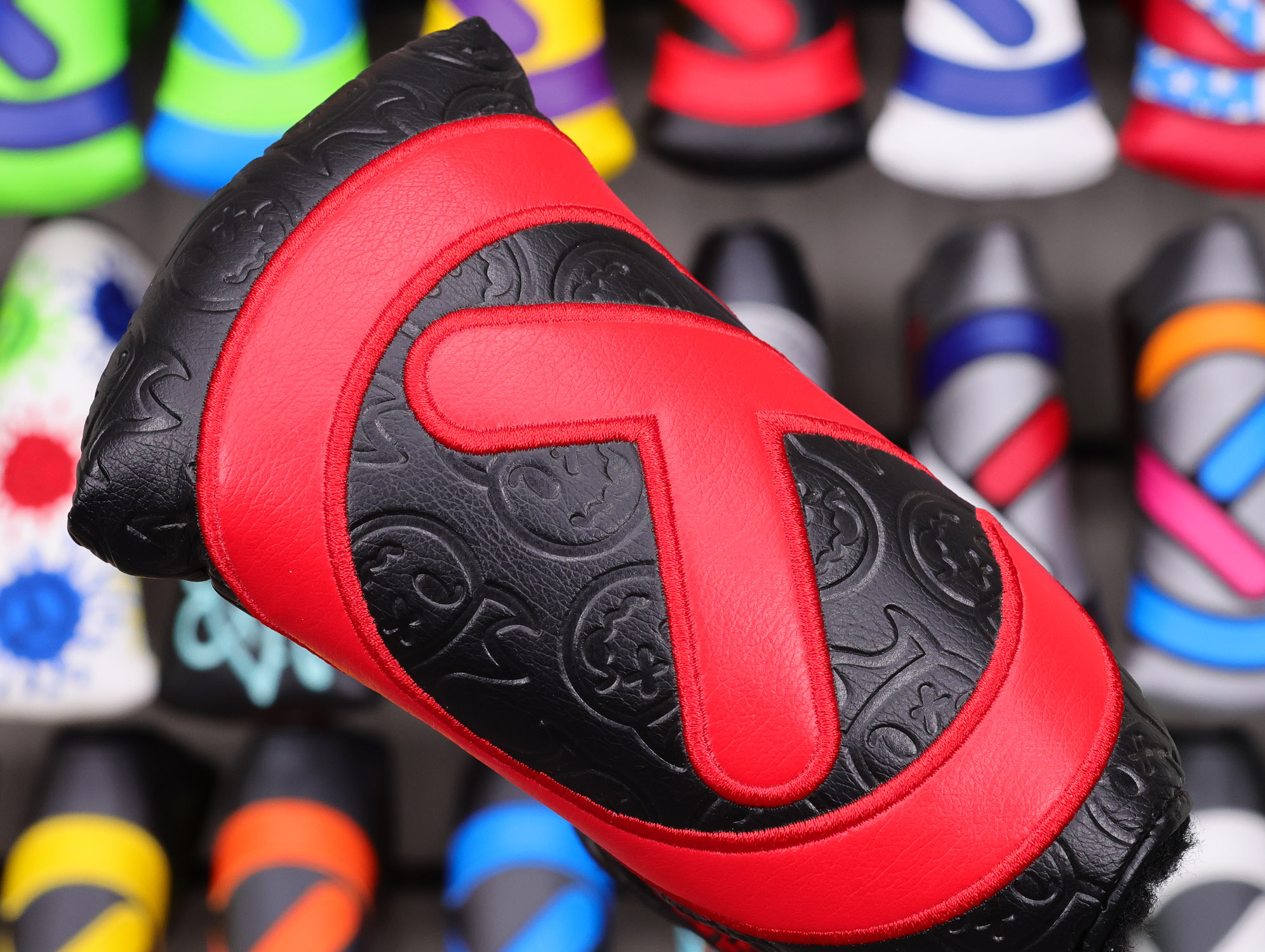 scotty-cameron-tour-only-circle-t-blade-putter-headcover-062 scotty cameron for tour use only black and red hot head harry industrial circle t mid mallet putter headcover