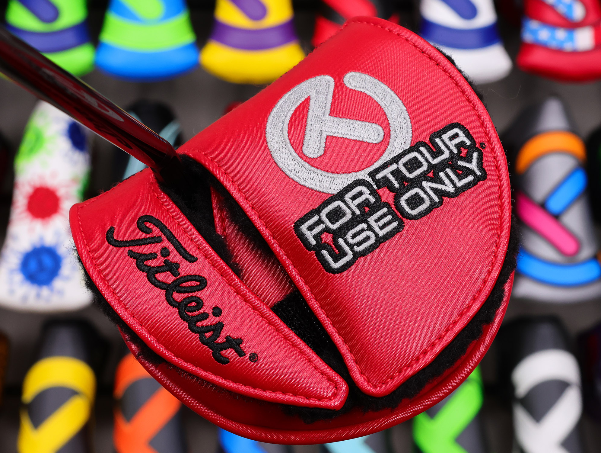 scotty-cameron-tour-only-circle-t-mid-round-putter-headcover-08 scotty cameron for tour use only circle t mid round putter headcover